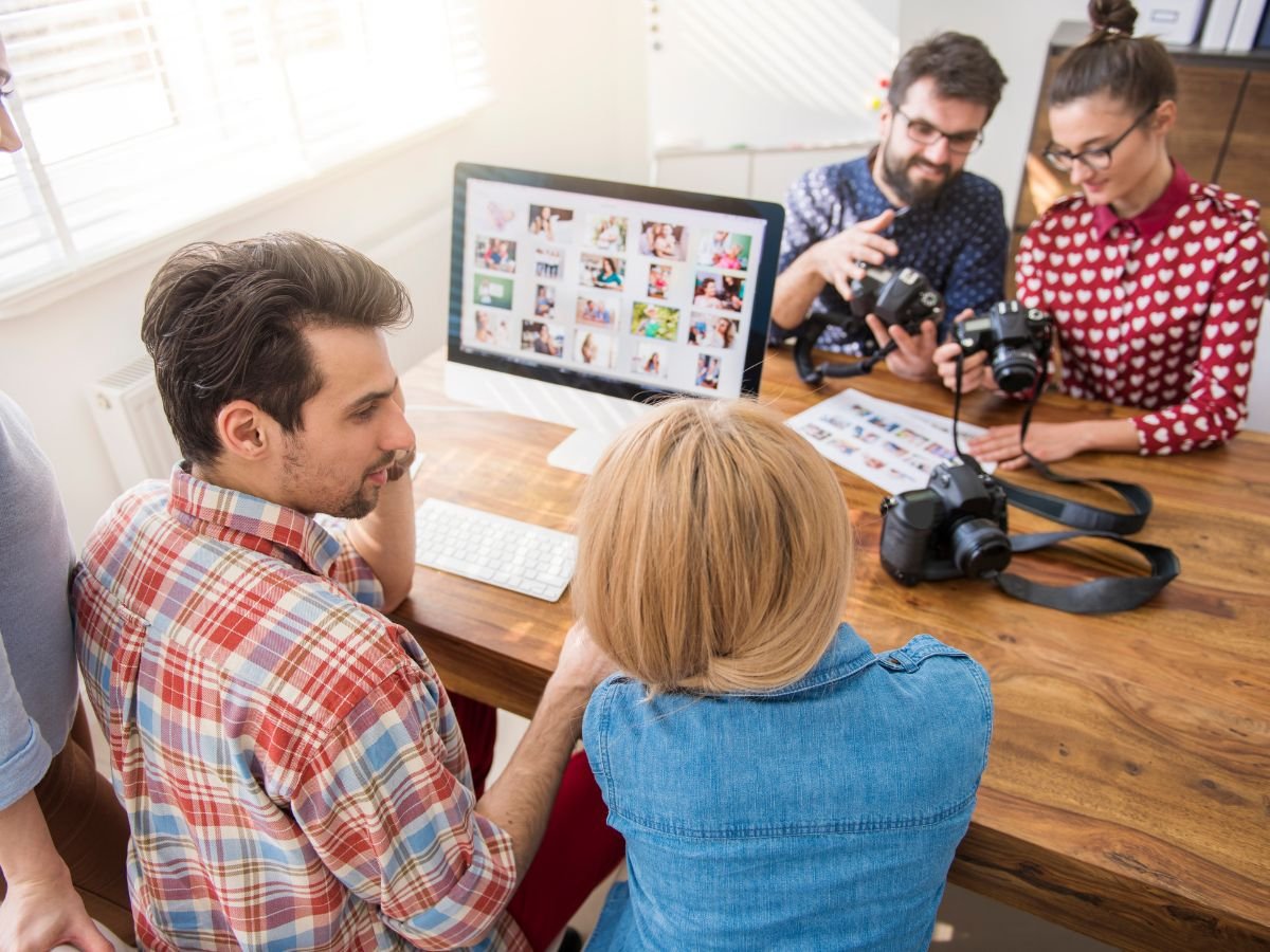 How Does an Influencer Marketing Agency Find the Right Audience?